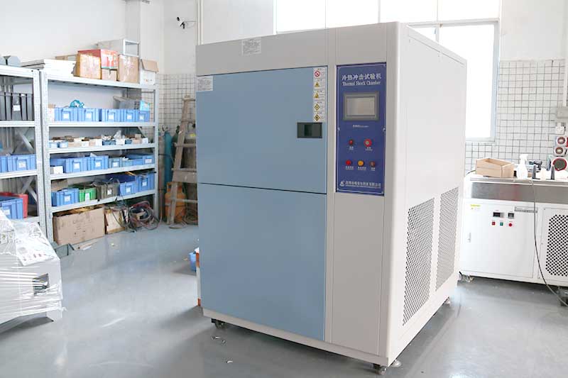 高低溫試驗箱廠家調試區